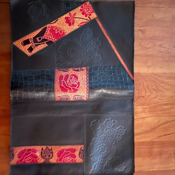 4 pier one placemats and 4 cloth napkins - Picture 3 of 8